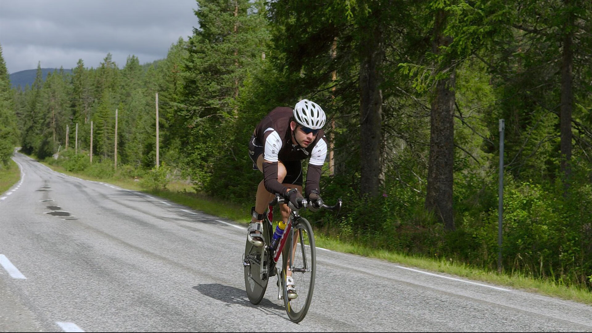 恩德里克在对阵墨西哥的热身赛中打入制胜球，展现潜力，恩里克科尔vs西提猜